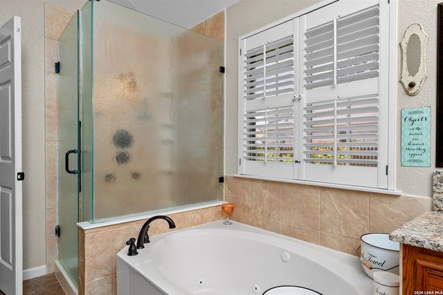 1275 FOX GLEN RD, New Braunfels, TX 78130