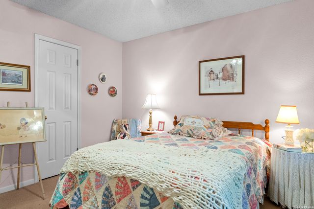 1275 FOX GLEN RD, New Braunfels, TX 78130