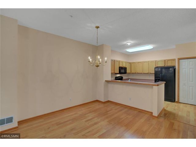 3029 Hemingway Trail N 2, Maplewood, MN 55109