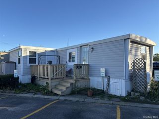 150 Main Street 57, Islip, NY 11751