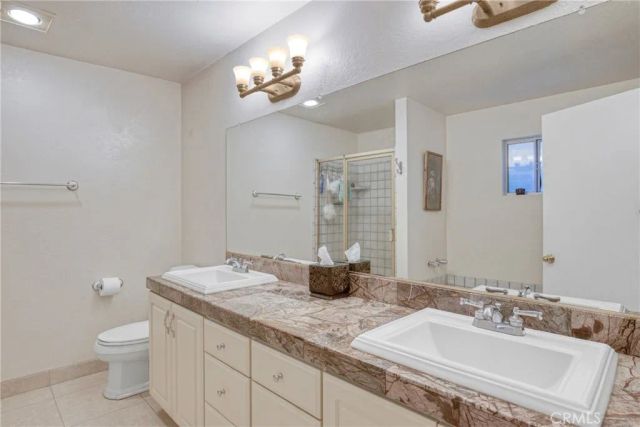 10215 Variel Avenue 7, Chatsworth, CA 91311
