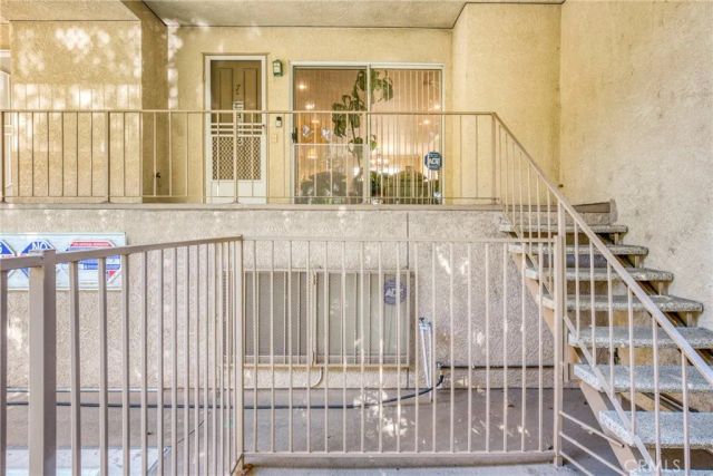 10215 Variel Avenue 7, Chatsworth, CA 91311