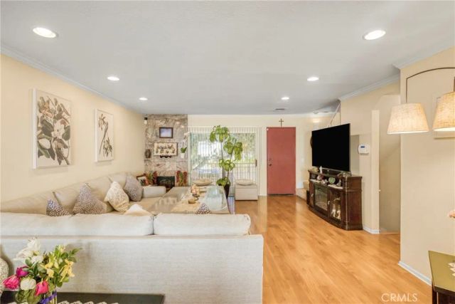 10215 Variel Avenue 7, Chatsworth, CA 91311