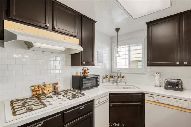 10215 Variel Avenue 7, Chatsworth, CA 91311