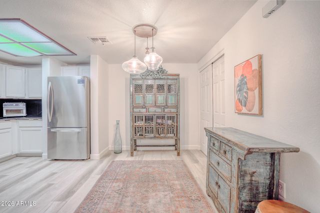 10410 N CAVE CREEK Road 1111, Phoenix, AZ 85020