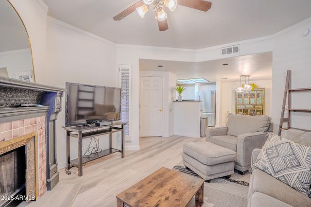 10410 N CAVE CREEK Road 1111, Phoenix, AZ 85020