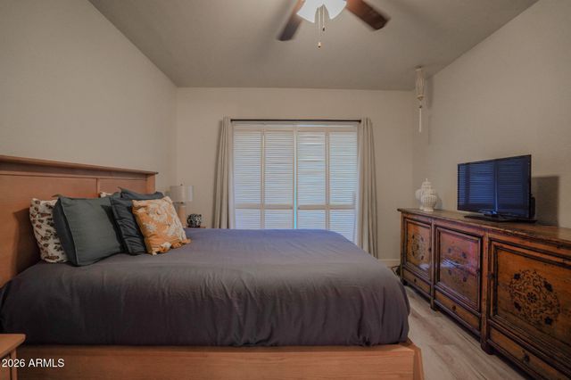 10410 N CAVE CREEK Road 1111, Phoenix, AZ 85020