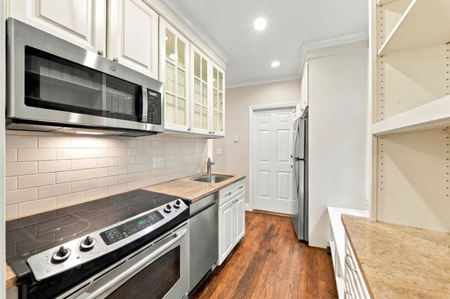 61 W Cedar St 1, Boston, MA 02114