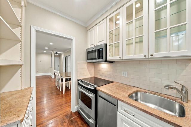 61 W Cedar St 1, Boston, MA 02114