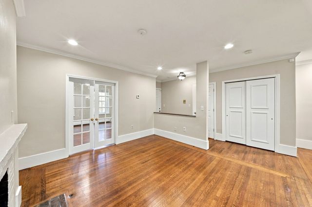 61 W Cedar St 1, Boston, MA 02114