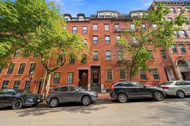 61 W Cedar St 1, Boston, MA 02114