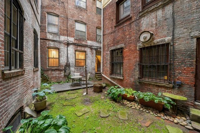61 W Cedar St 1, Boston, MA 02114