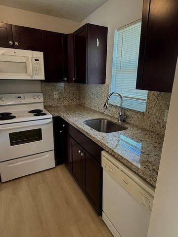 4165 SW 67TH Avenue 104B, Davie, FL 33314