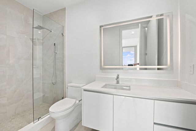 220 Lake Shore Drive 1517, Lake Park, FL 33403