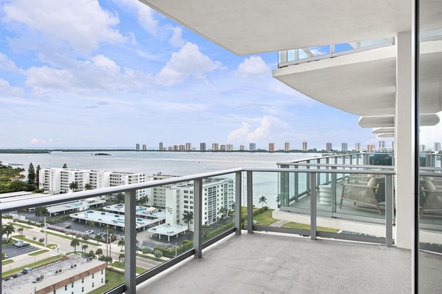 220 Lake Shore Drive 1517, Lake Park, FL 33403