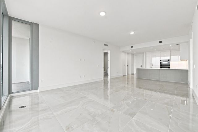 220 Lake Shore Drive 1517, Lake Park, FL 33403