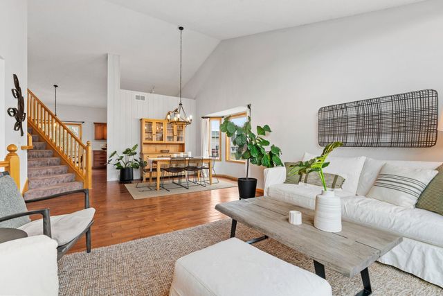 4574 Hummingbird Trail NE, Prior Lake, MN 55372