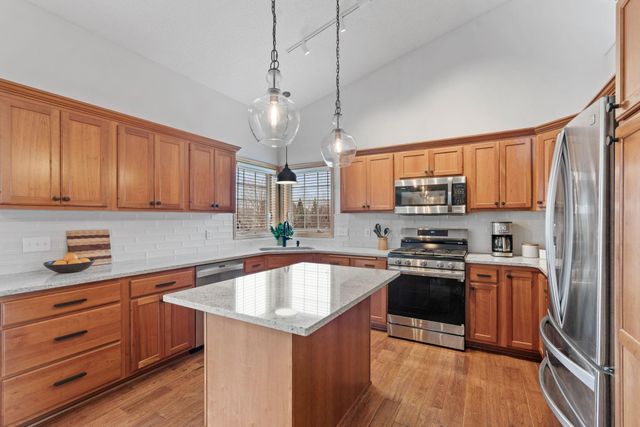 4574 Hummingbird Trail NE, Prior Lake, MN 55372