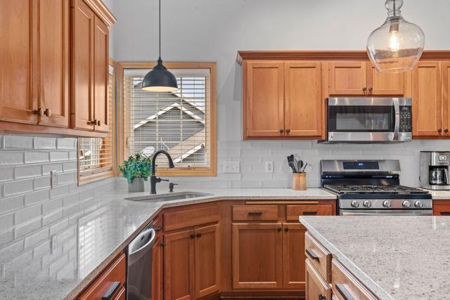 4574 Hummingbird Trail NE, Prior Lake, MN 55372