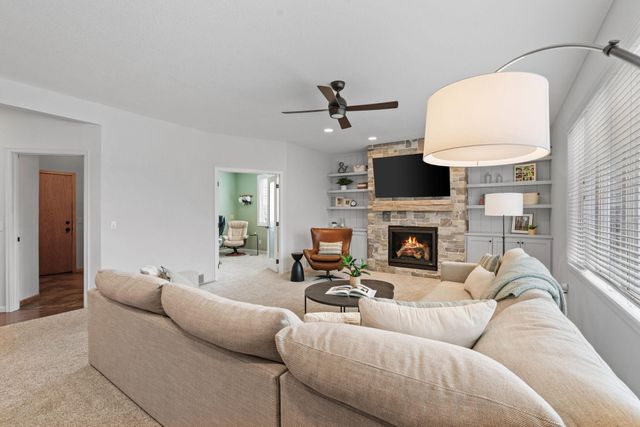 4574 Hummingbird Trail NE, Prior Lake, MN 55372