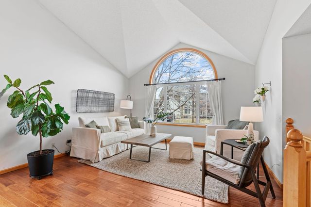 4574 Hummingbird Trail NE, Prior Lake, MN 55372