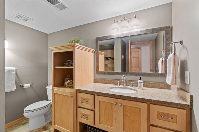 4574 Hummingbird Trail NE, Prior Lake, MN 55372