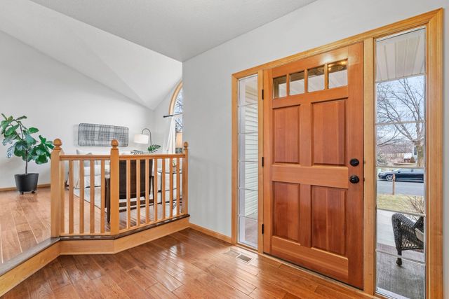 4574 Hummingbird Trail NE, Prior Lake, MN 55372