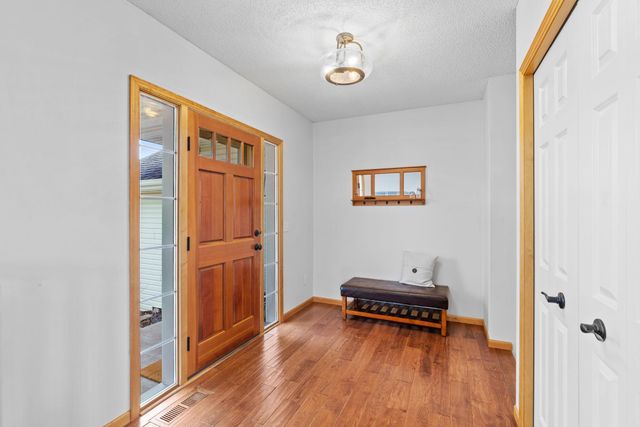 4574 Hummingbird Trail NE, Prior Lake, MN 55372