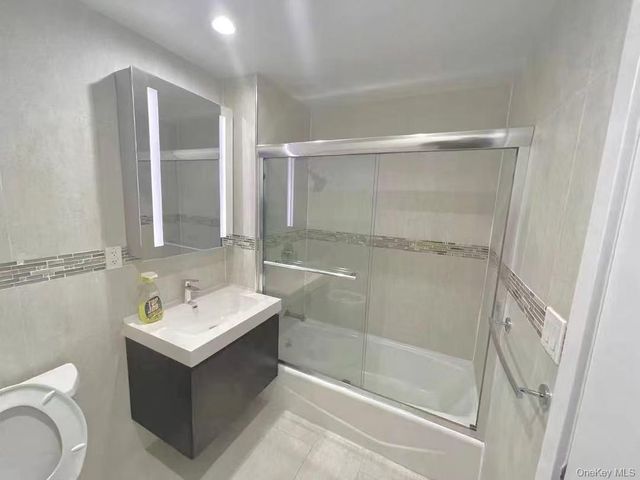 158-15 Union Turnpike 309N, Fresh Meadows, NY 11366