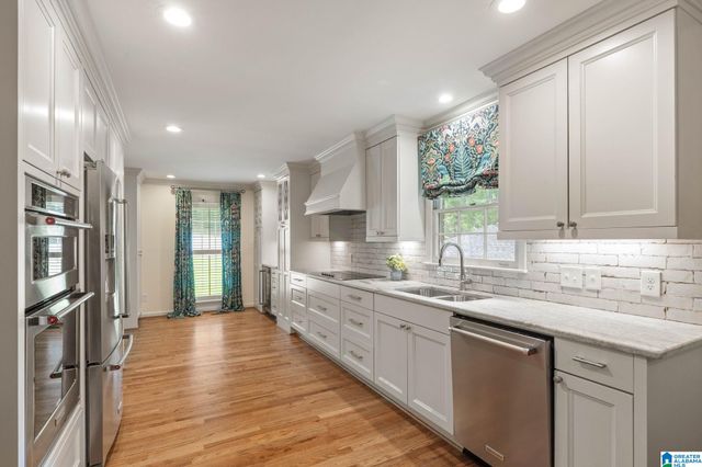 745 BAILEY BROOK CIRCLE, Hoover, AL 35244