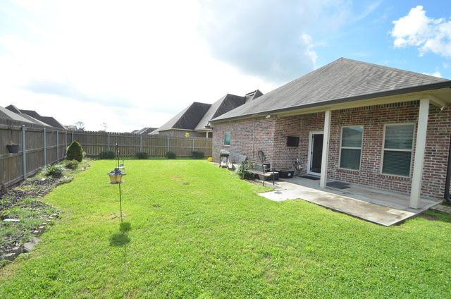 125 Red Maple Dr, Gray, LA 70359