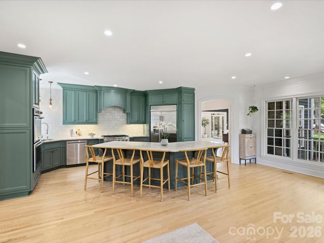 8226 Fairview Road, Charlotte, NC 28226