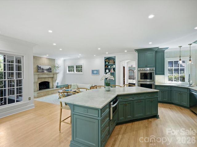 8226 Fairview Road, Charlotte, NC 28226