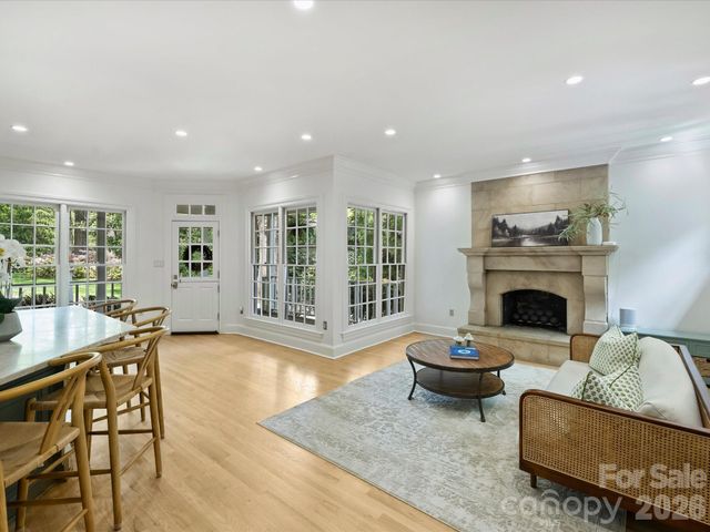 8226 Fairview Road, Charlotte, NC 28226