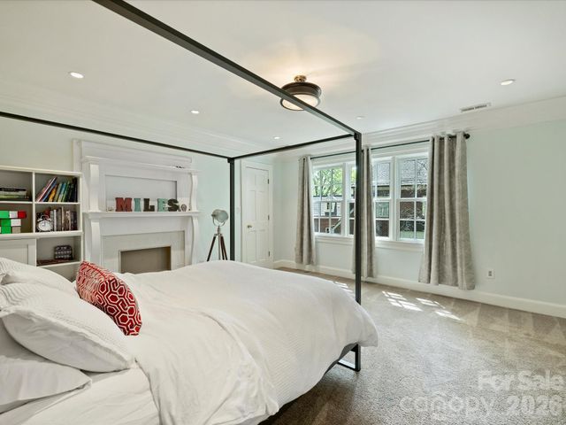 8226 Fairview Road, Charlotte, NC 28226