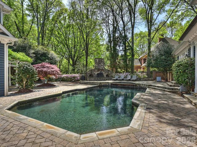 8226 Fairview Road, Charlotte, NC 28226