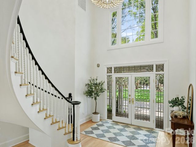 8226 Fairview Road, Charlotte, NC 28226