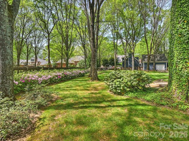 8226 Fairview Road, Charlotte, NC 28226