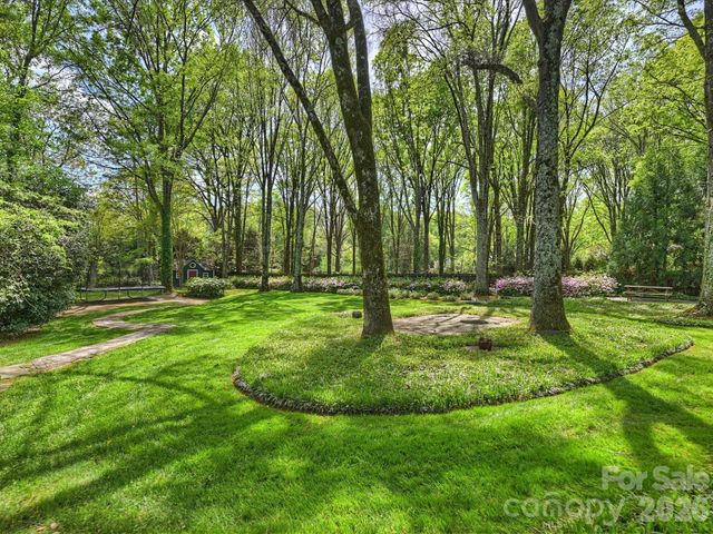 8226 Fairview Road, Charlotte, NC 28226