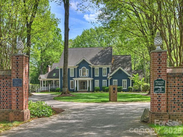 8226 Fairview Road, Charlotte, NC 28226