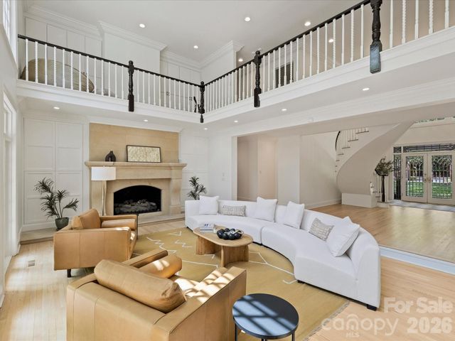 8226 Fairview Road, Charlotte, NC 28226