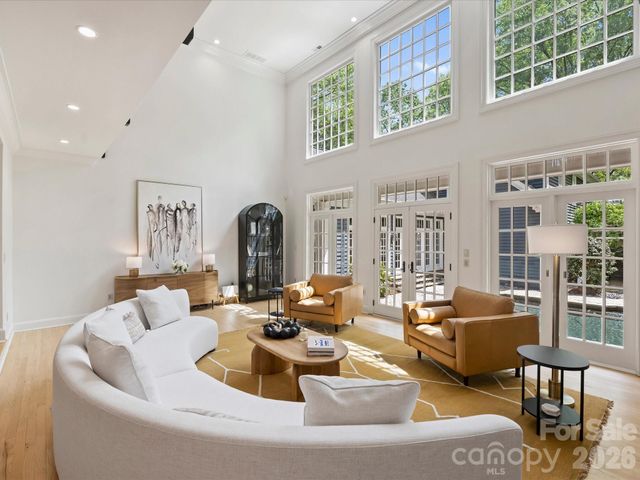 8226 Fairview Road, Charlotte, NC 28226