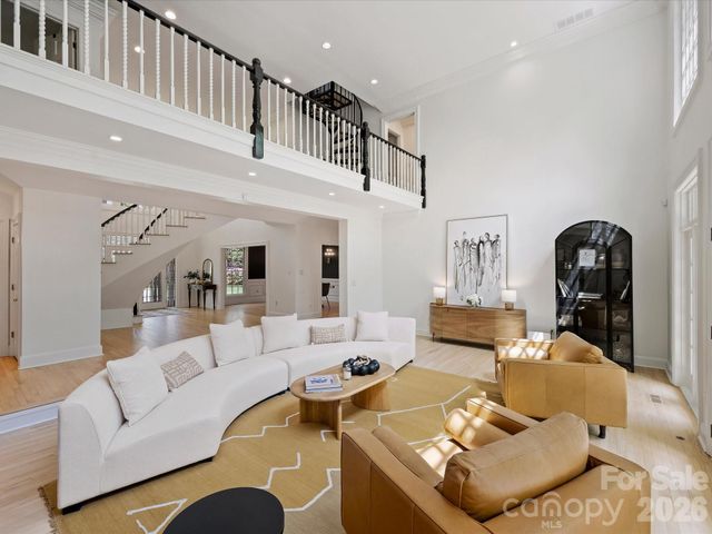 8226 Fairview Road, Charlotte, NC 28226