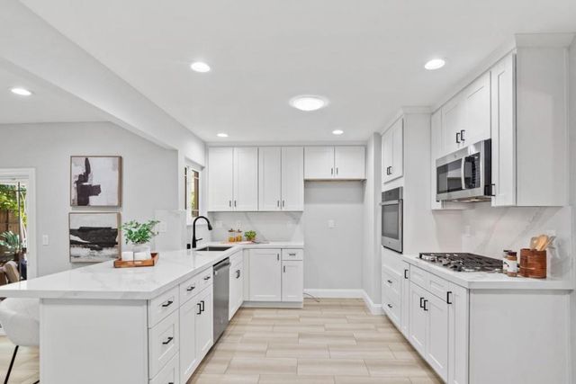 1617 Blackhawk Drive, Sunnyvale, CA 94087