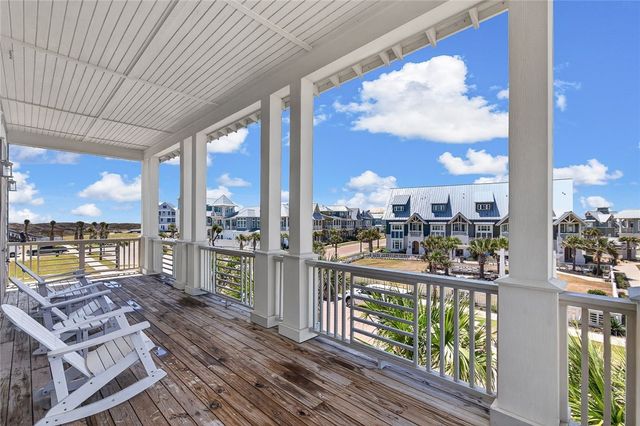 186 Sunrise Ave, Port Aransas, TX 78373