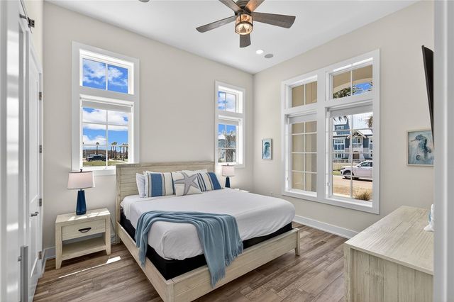 186 Sunrise Ave, Port Aransas, TX 78373