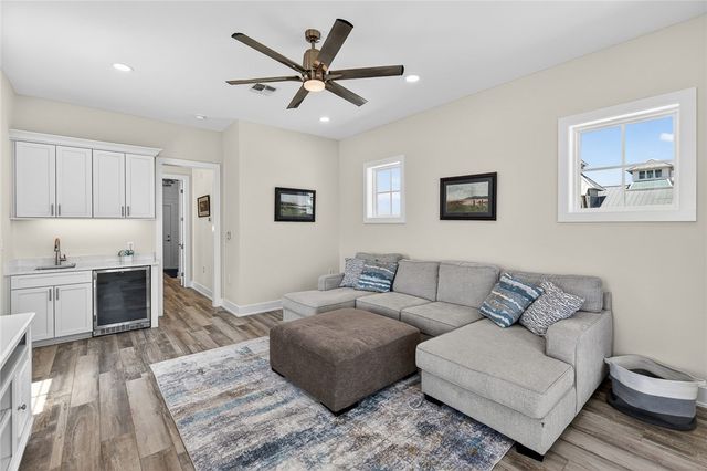 186 Sunrise Ave, Port Aransas, TX 78373