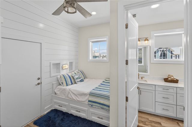 186 Sunrise Ave, Port Aransas, TX 78373