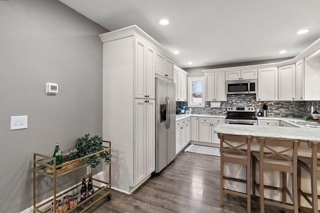 219 12th Avenue W, Alexandria, MN 56308