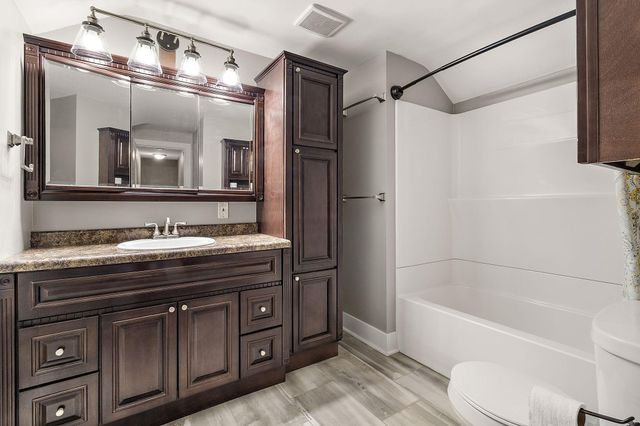 219 12th Avenue W, Alexandria, MN 56308